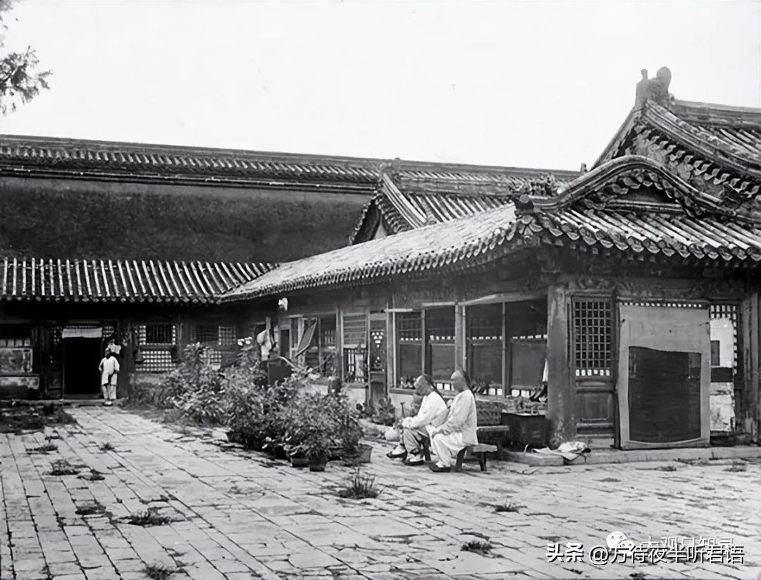 清宫太监真实的老照片,清末老照片离宫的太监