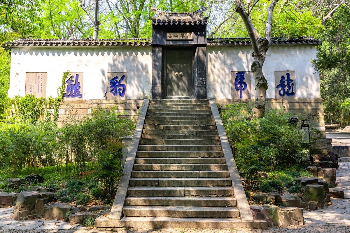 虎丘在苏州景区里值得去吗,苏州虎丘十大必去景点