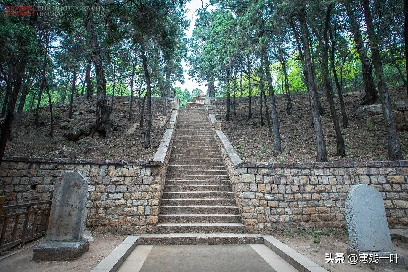 济南灵岩寺，有座国内最大也是唯一的石砌塔林，规模比少林寺更大