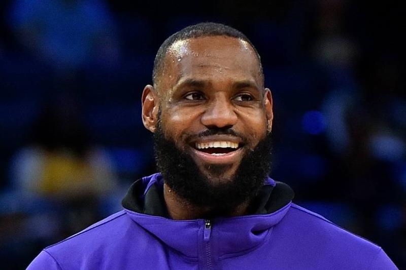 运动员用他们的第一笔大薪水买了什么？