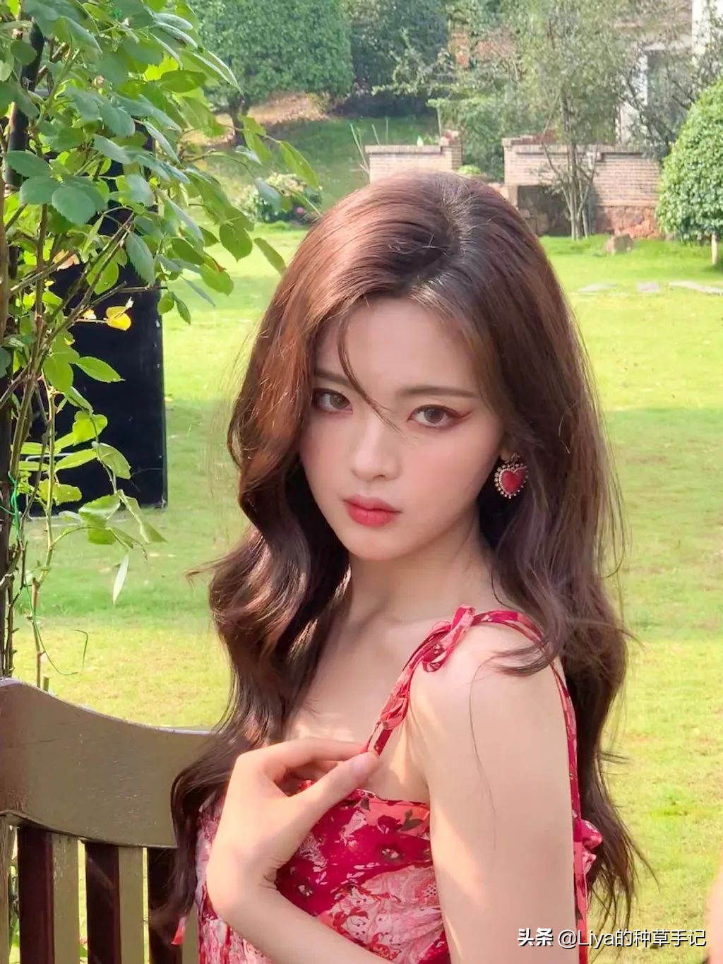 被问爆的街拍穿搭,穿对这3款裙子真心显瘦还美腻