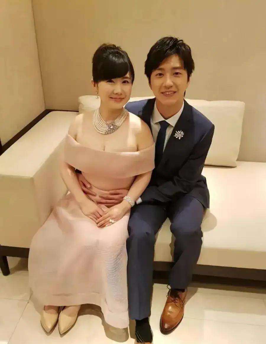 明星住酒店信息泄露案例,明星房间遭遇私生饭事件