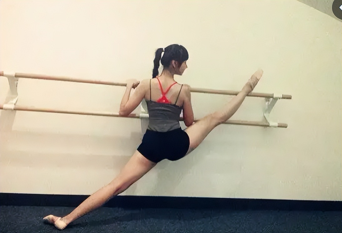 孙俪女儿芭蕾舞姿,孙俪晒出女儿跳拉丁的照片