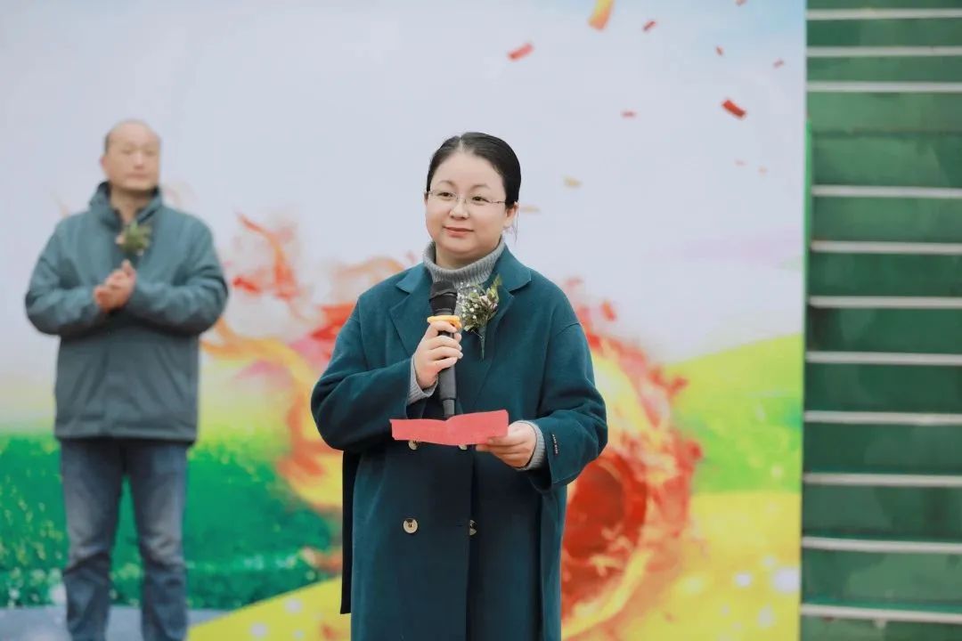 校园足球联赛拉开了帷幕,校园足球联赛圆满落下帷幕