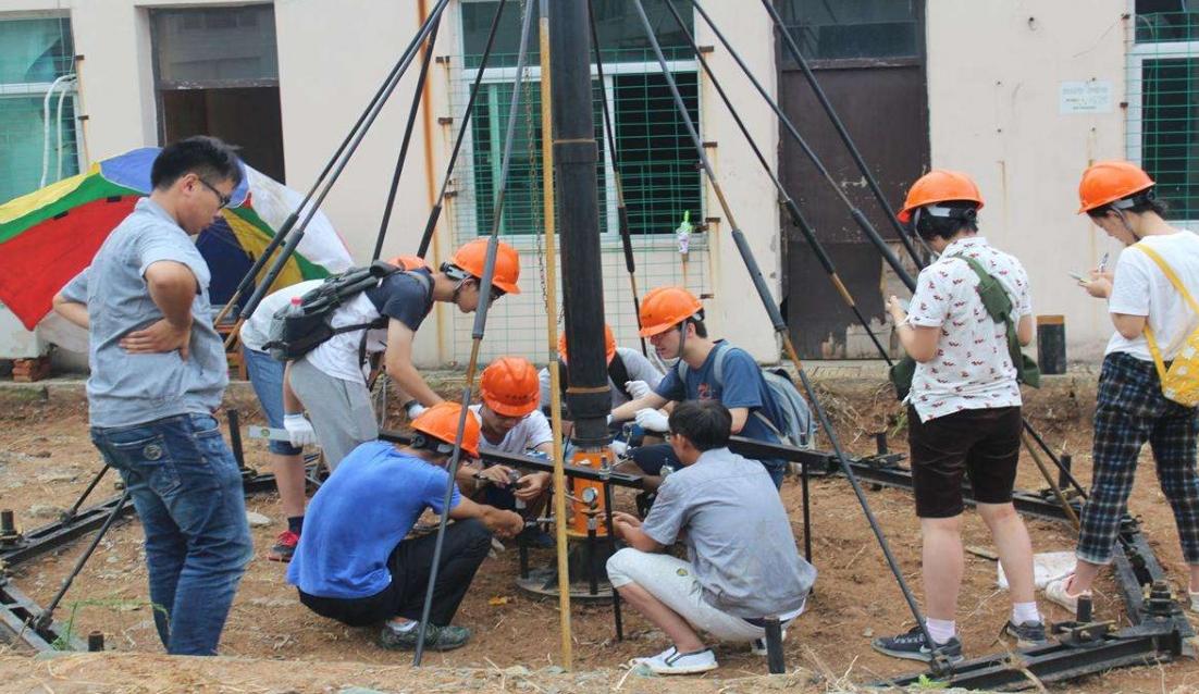 男生选什么专业工资待遇前景好,男生选的专业哪些就业率高