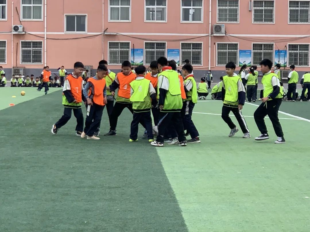 青少年校园足球联赛总决赛小学,校园足球联赛收获拼搏精神