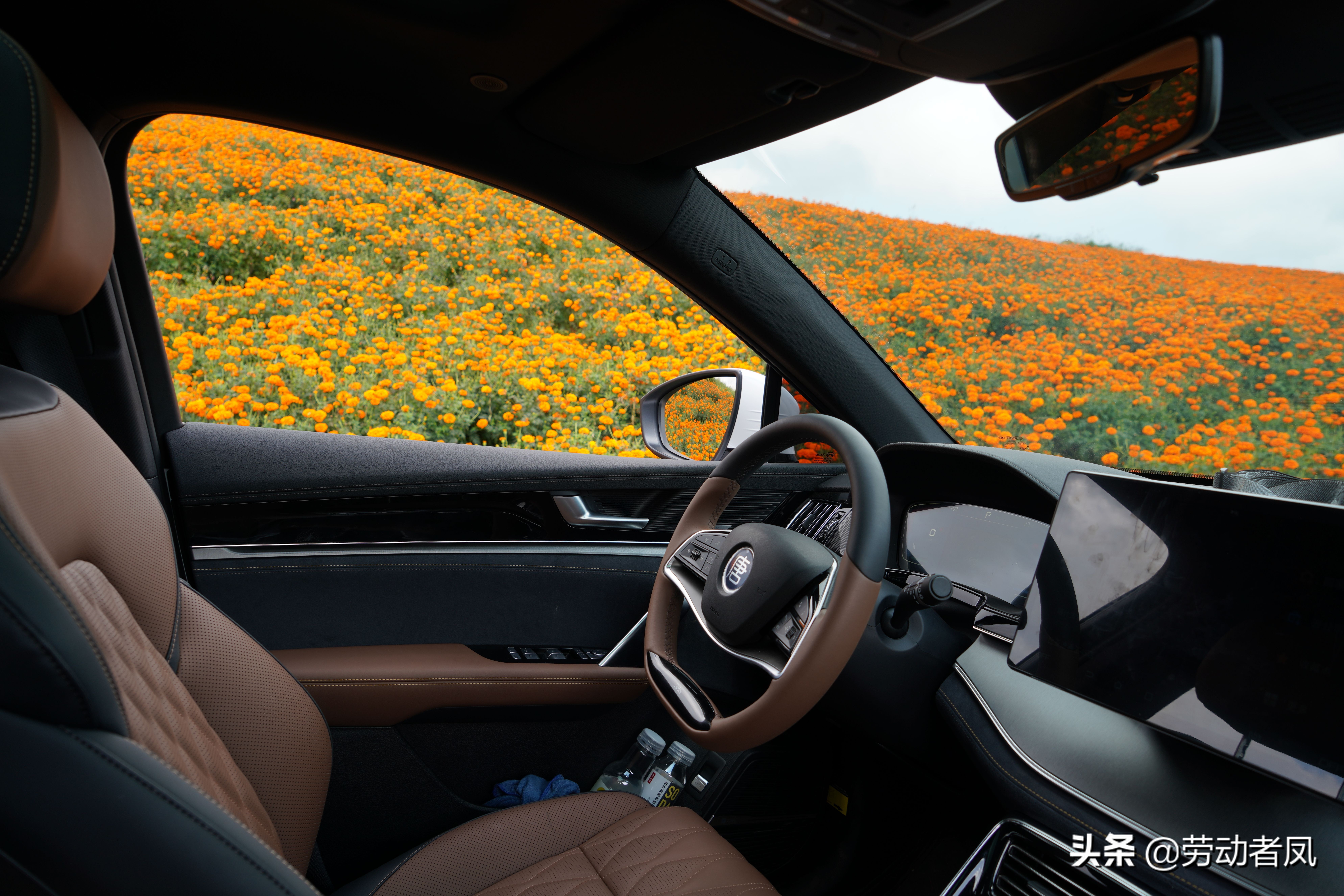 唐dmp前挡风玻璃自爆,唐dmi前挡风玻璃破了走保险吗