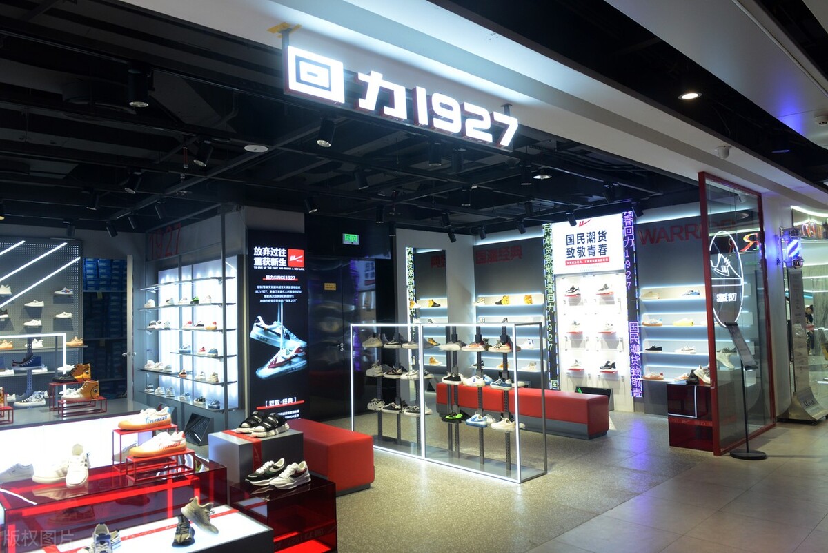 岁数大穿的男鞋有哪些款式,成熟男人适合穿什么品牌男鞋