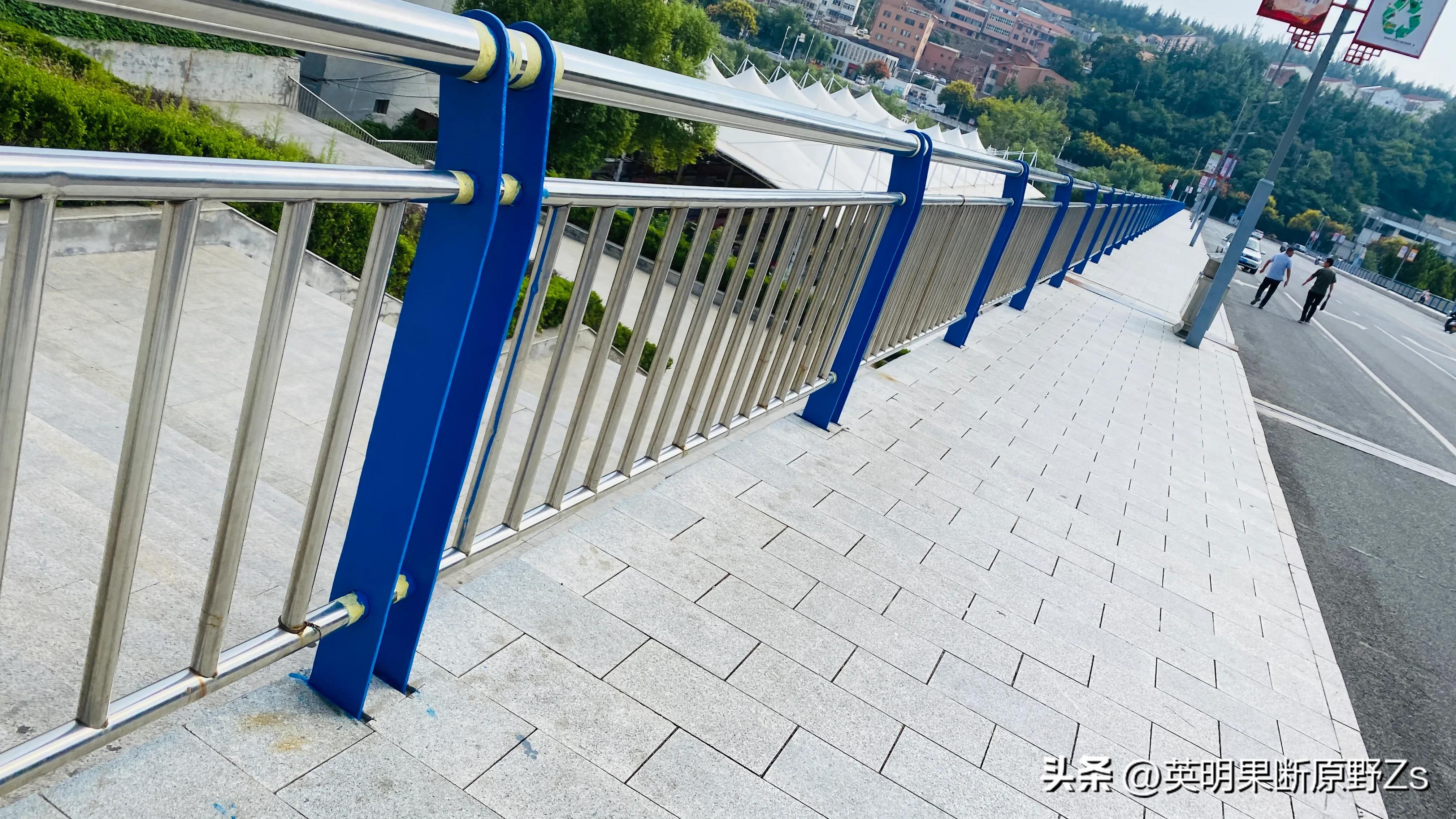 一天挣不到100块钱,1个小时300块钱你会去挣吗