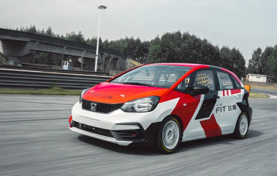 本田飞度第四代车主感受,为什么那么多年轻人喜欢飞度