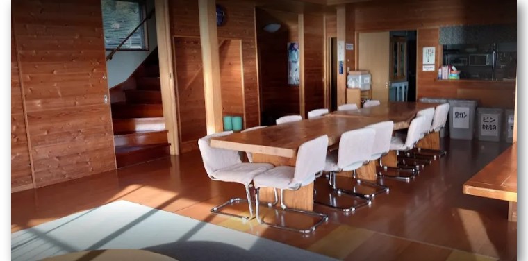 日本自卫官主办120人淫乱聚会，警方派150名警力冲进现场抓人