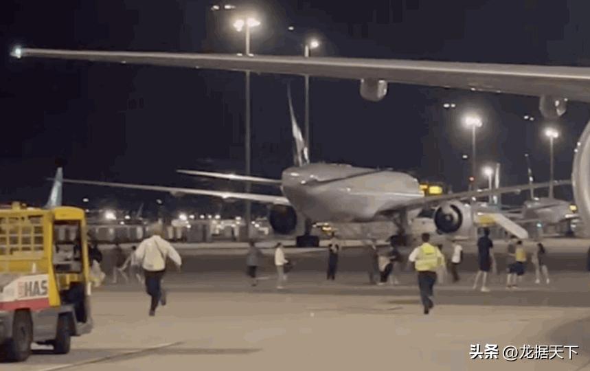 国泰航空780航班事故空地对话记录,国泰波音787客机香港起飞