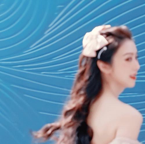 从小黑妞到“白灯泡”，吃美白药、猪蹄敷脸、全身涂粉…女星真难