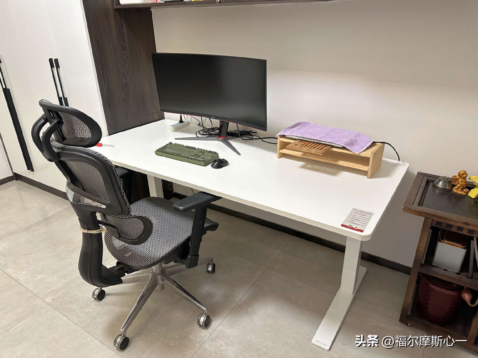 如何打造自己的电脑桌,如何合理布局电脑桌