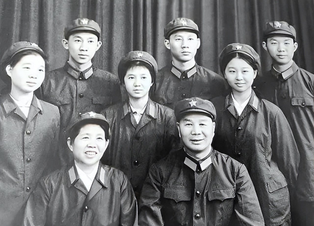 八路军女兵被敌人杀害,中国女兵被日本老兵杀害