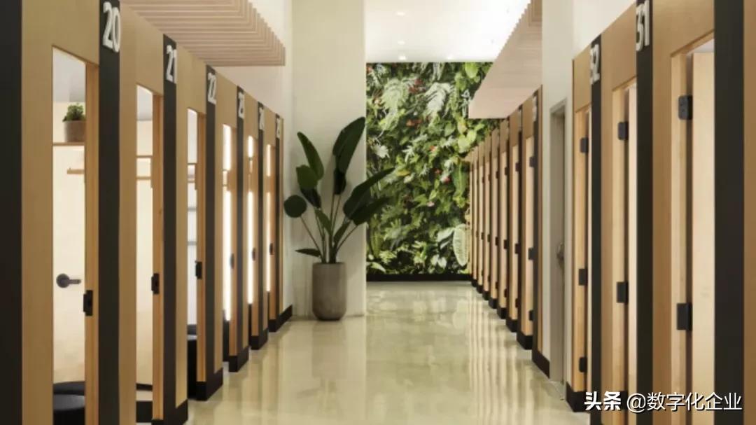 炸了！亚马逊史上第一家线下服装店，用先进算法重构店内购物体验