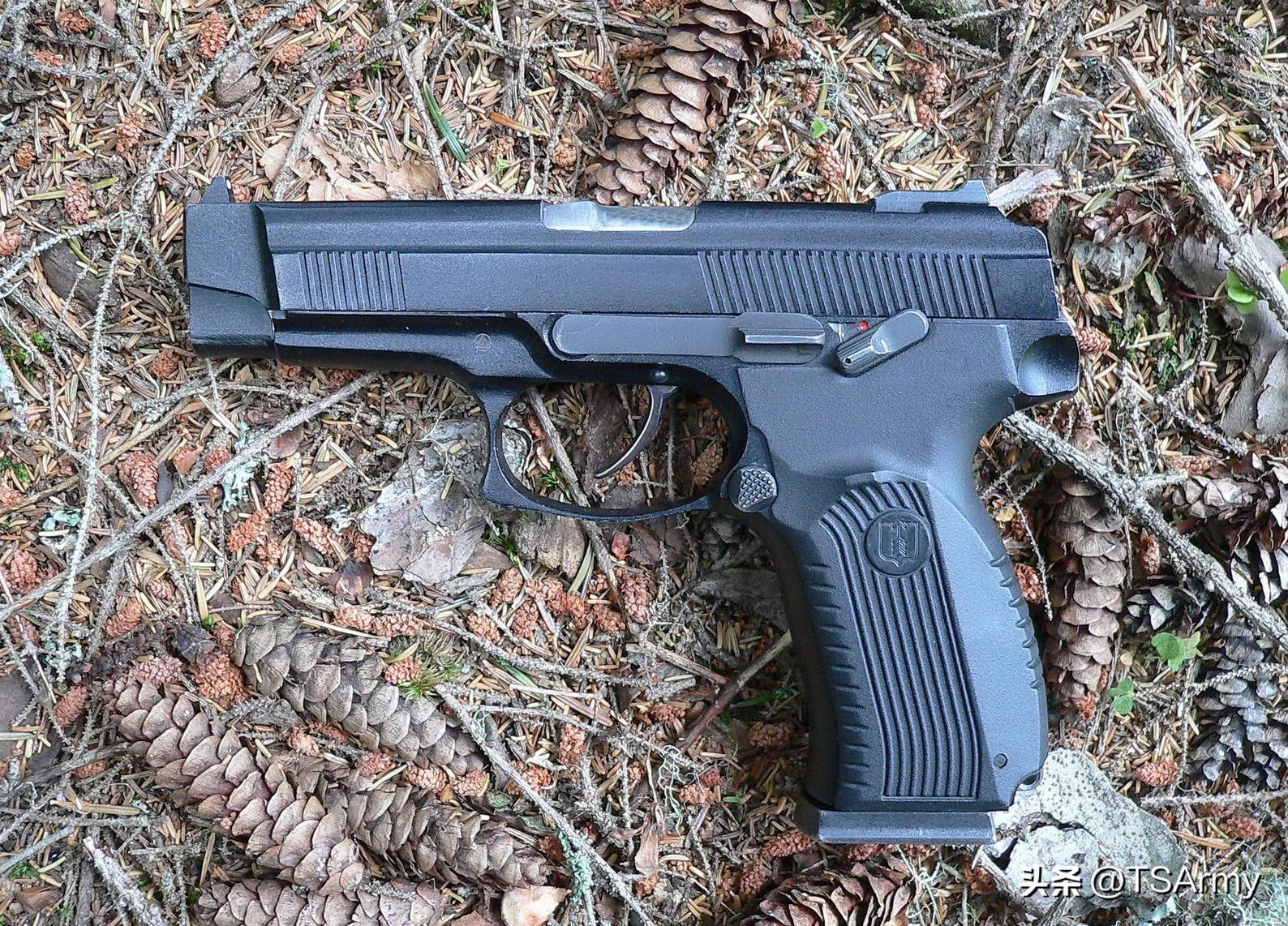 世界上目前军队制式最好的手枪,盘点我国军事手枪