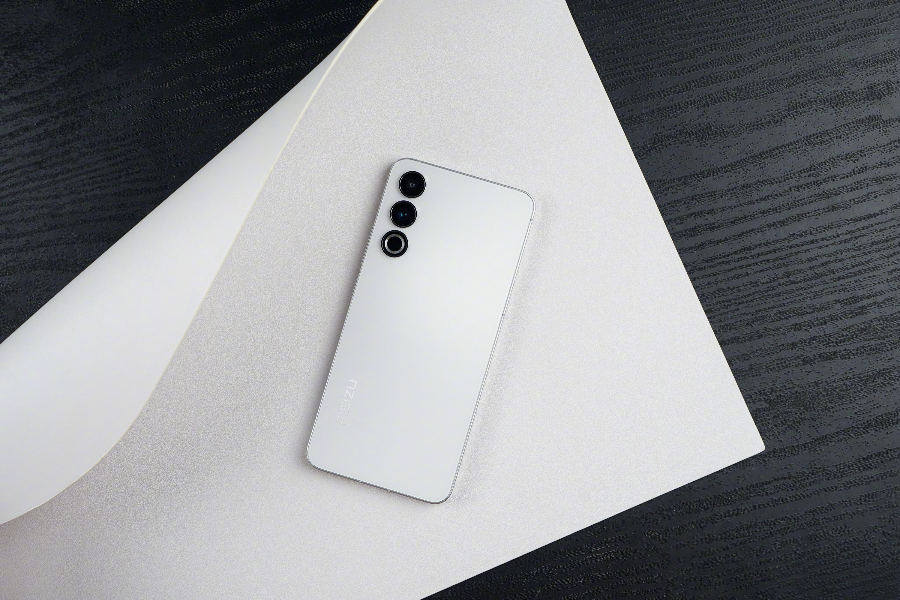 最新发布的魅族20什么配置,高通骁龙8gen2魅族20怎么样