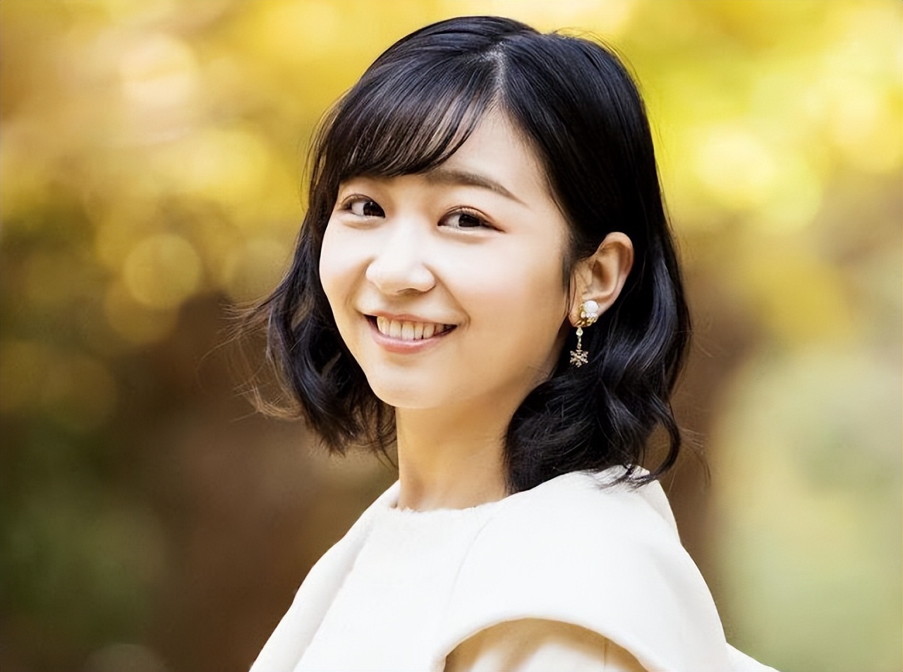 她是日本最美公主，眼睛像极了纪子妃，比下嫁凤凰男的姐姐精明
