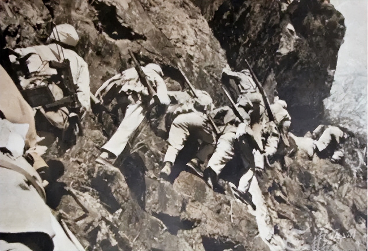 民国第一悍匪,抢72个女人做压寨夫人,死时外衣都没来得及穿