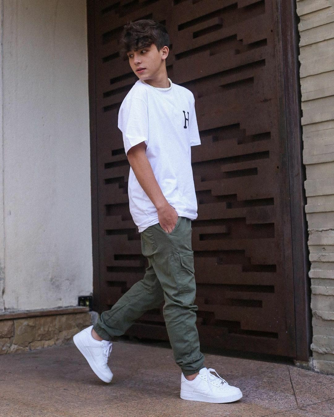 白色运动鞋男款推荐品牌,金利来男士白色休闲运动鞋