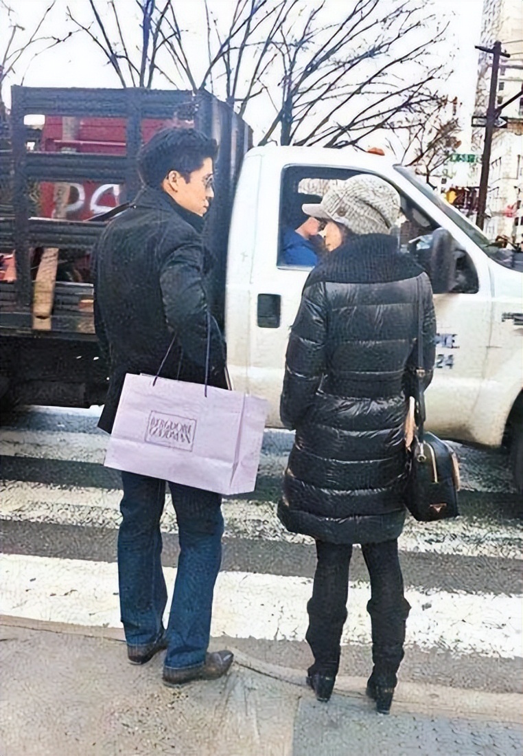 跳水皇后郭晶晶晒全家福,跳水女皇郭晶晶和豪门阔少