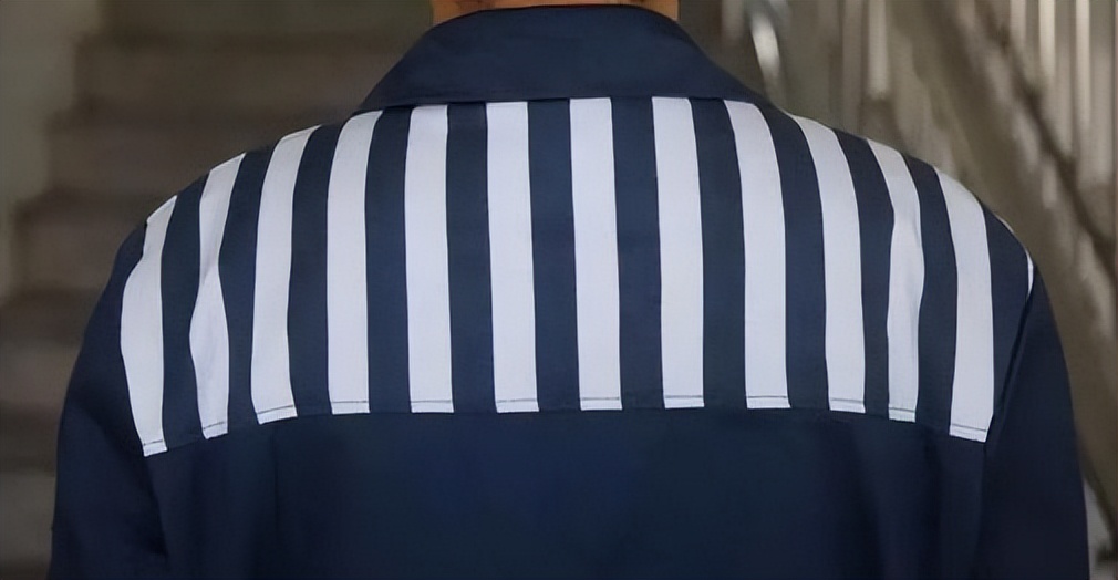 老板给我们买的新衣服,老板给我买的衣服