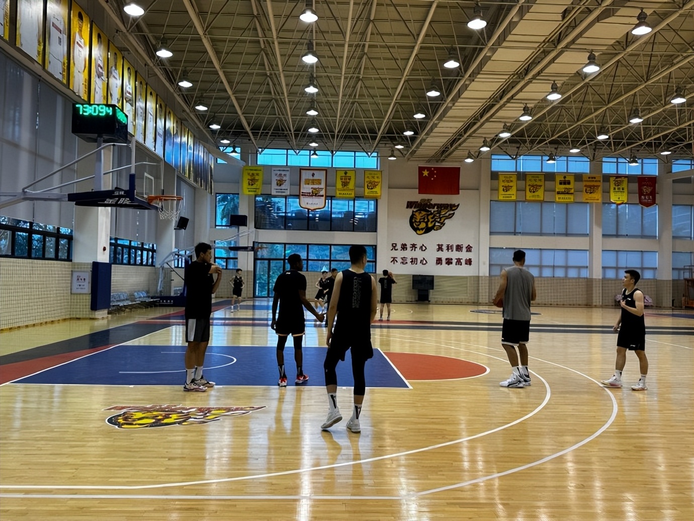 宏远周鹏最新消息,我要打篮球杜锋谈赵睿徐杰