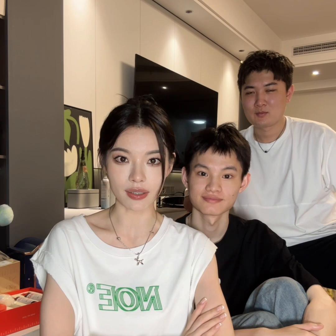 今天就是一期！改造油腻男大→清爽男大！#神奇的白泥#当...