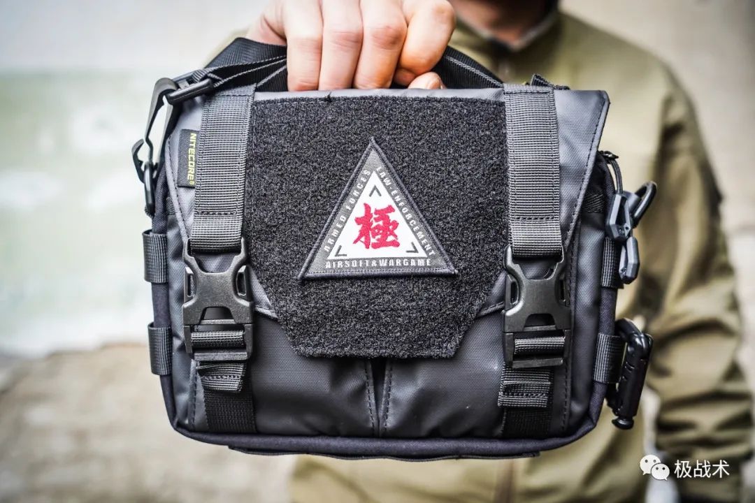 泰酷辣！机能与战术的结合，奈特科尔-SLB05机能通勤挎包丨评测