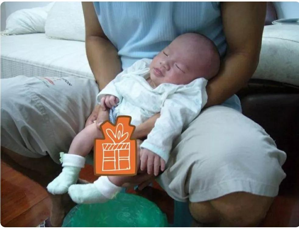 婴儿正确的把尿姿势,婴儿把尿的正确方法