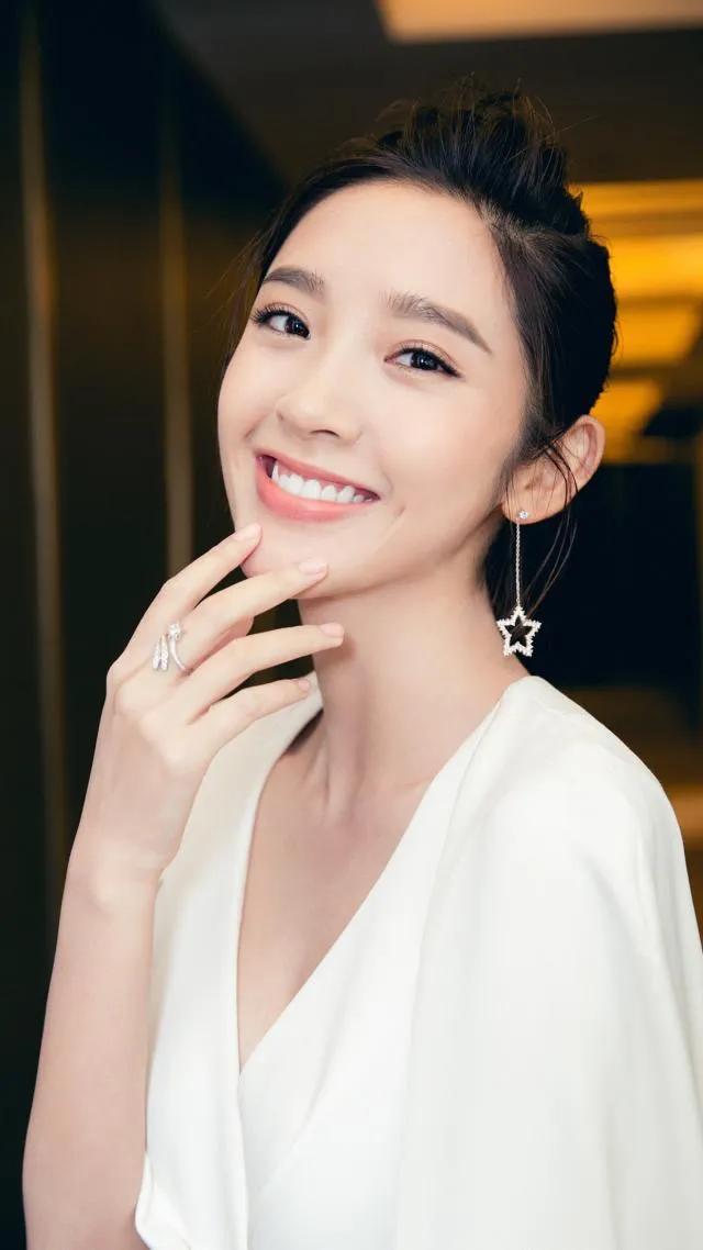 唐艺昕年轻时颜值,唐艺昕惊艳写真大图