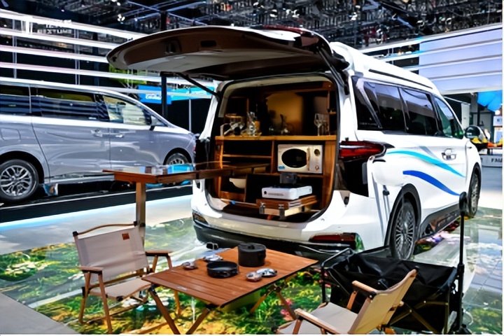 m9明星展台,一汽奔腾M9正式上市