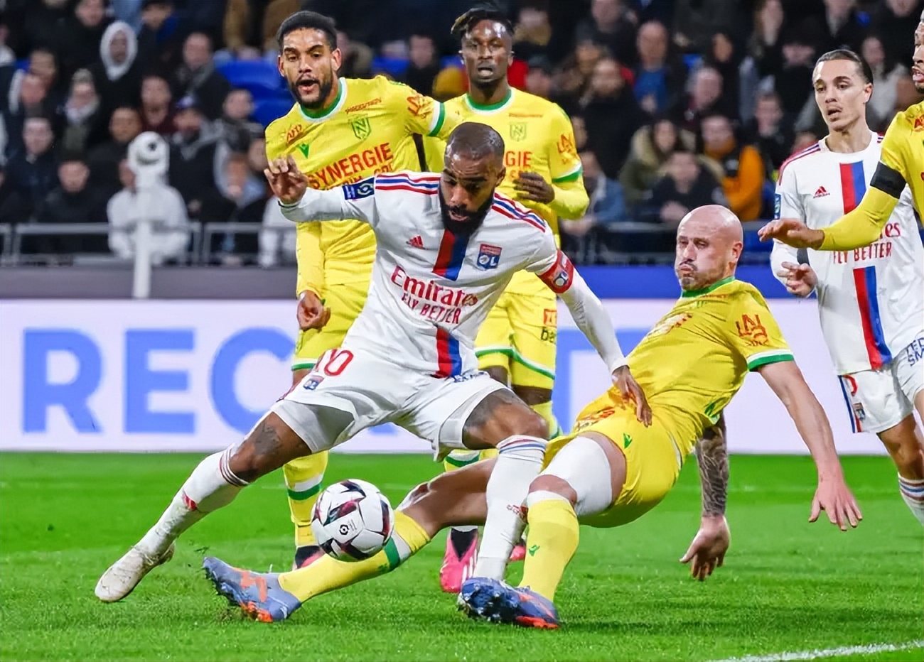 0506西甲巴萨vs皇马双方阵容,2024西班牙超级杯巴萨对阵皇马