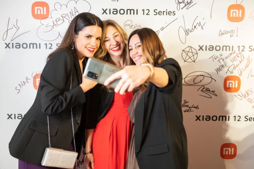 震撼世界的发布会,感受当年震撼世界的发布会