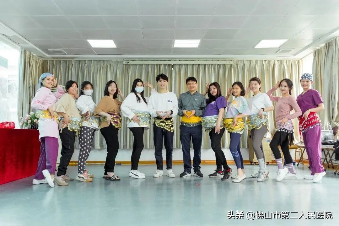 孕妇课堂舞蹈环节,孕妇学校互动舞蹈