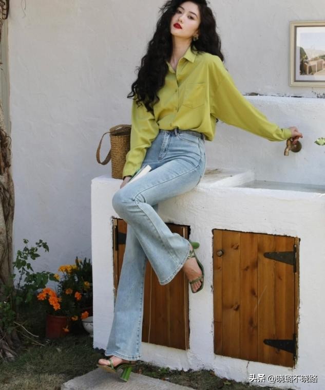 今年流行的“法式衫”，很适合三四十岁的女人，时髦优雅还百搭
