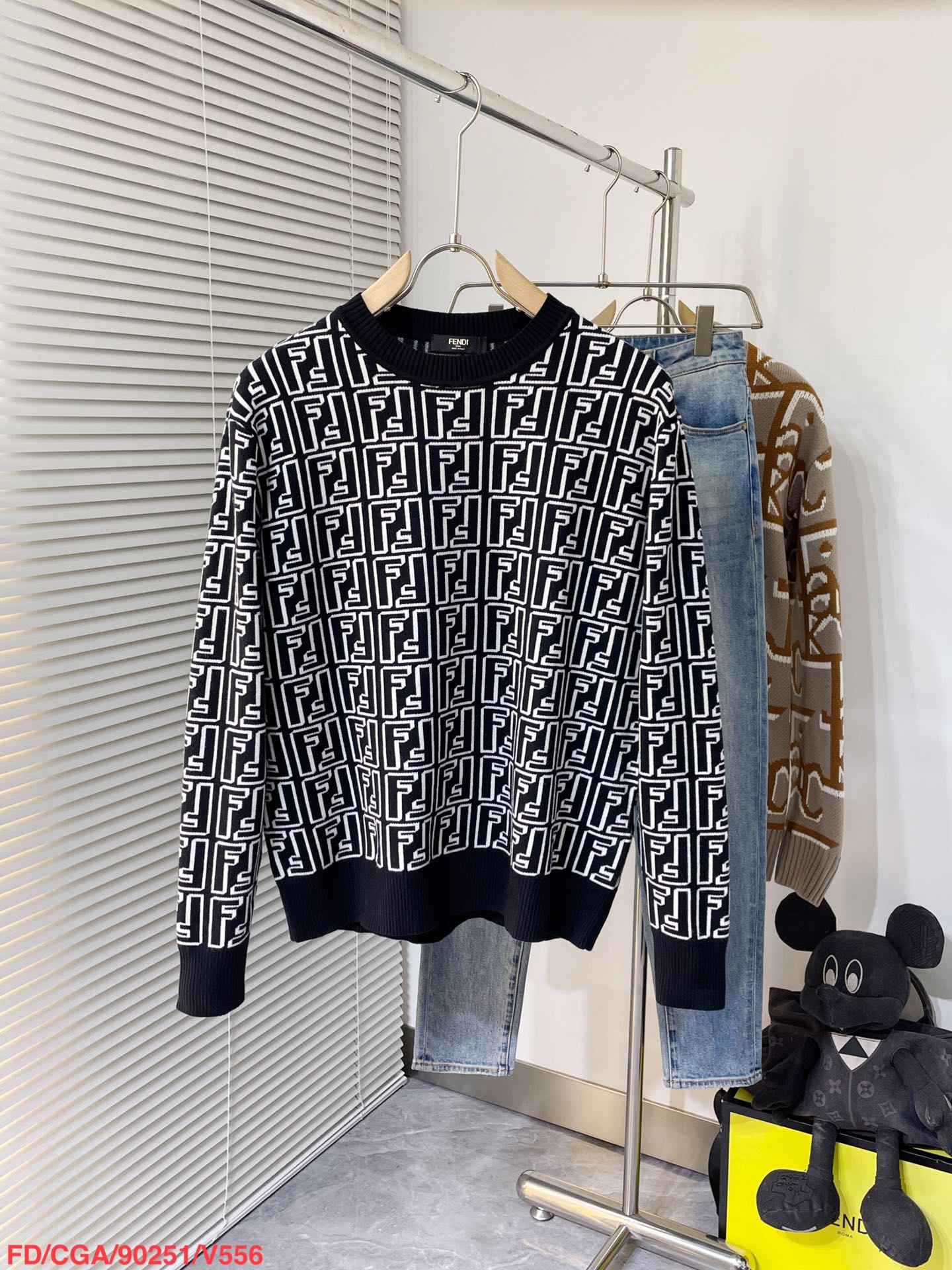 fendi芬迪全皮限量款大象灰花,芬迪fendi毛衣
