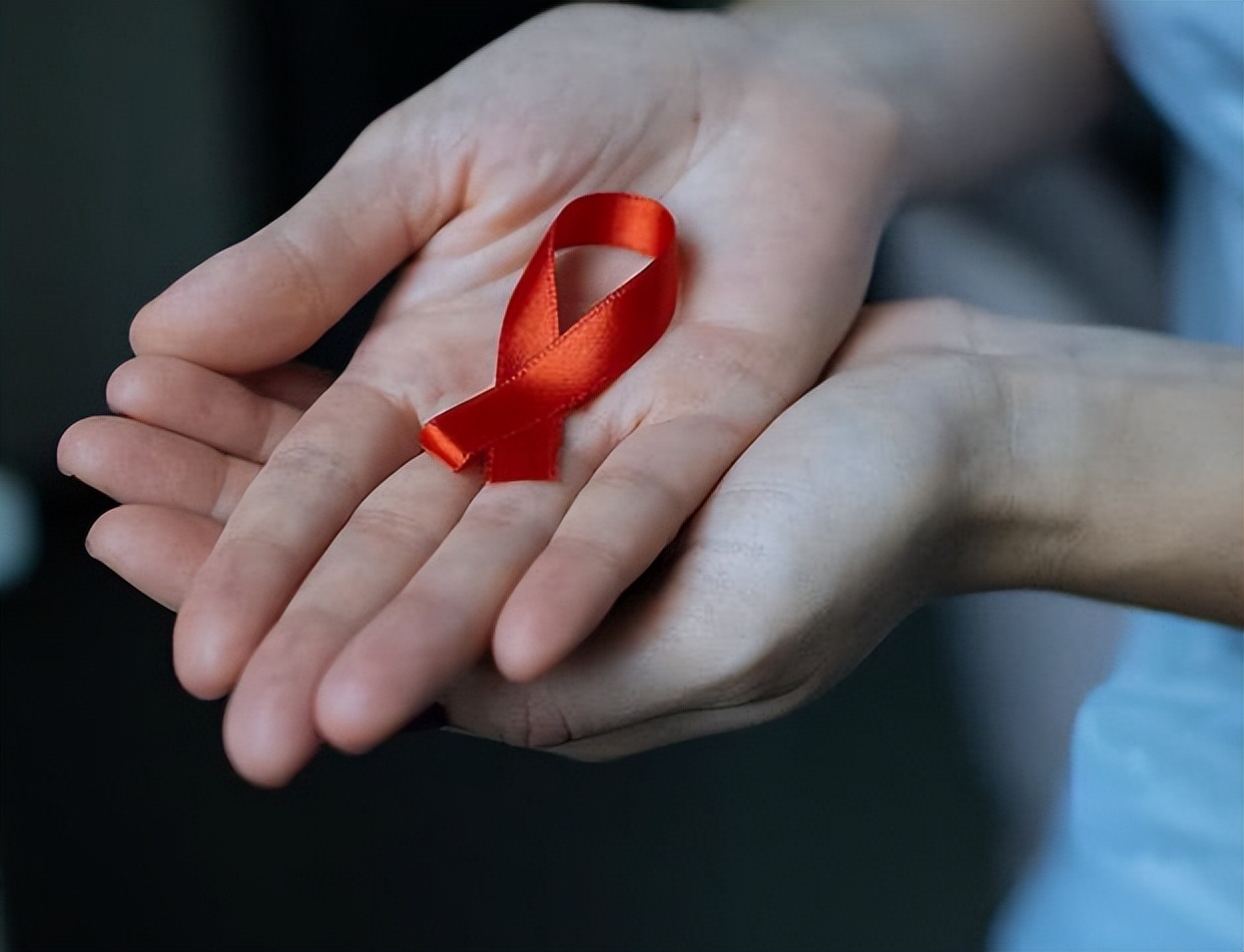 一旦感染艾滋病多久能检测出来,一旦感染艾滋多久出现症状