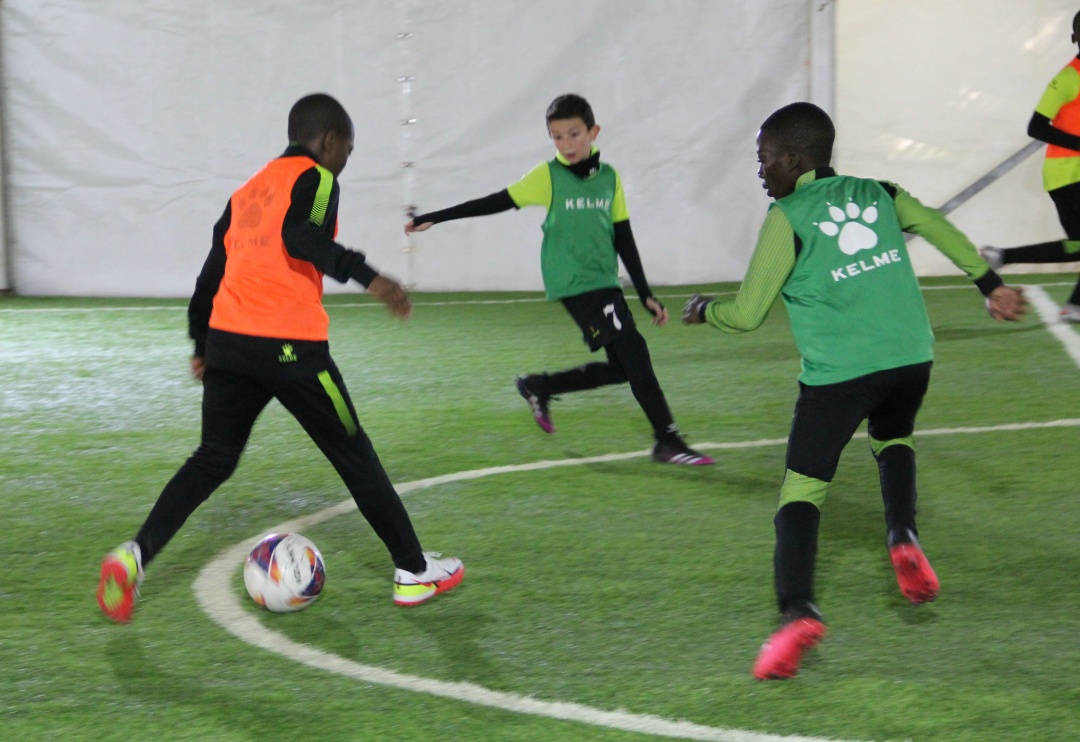 足球夏令营报名,双语夏令营2024报名费用