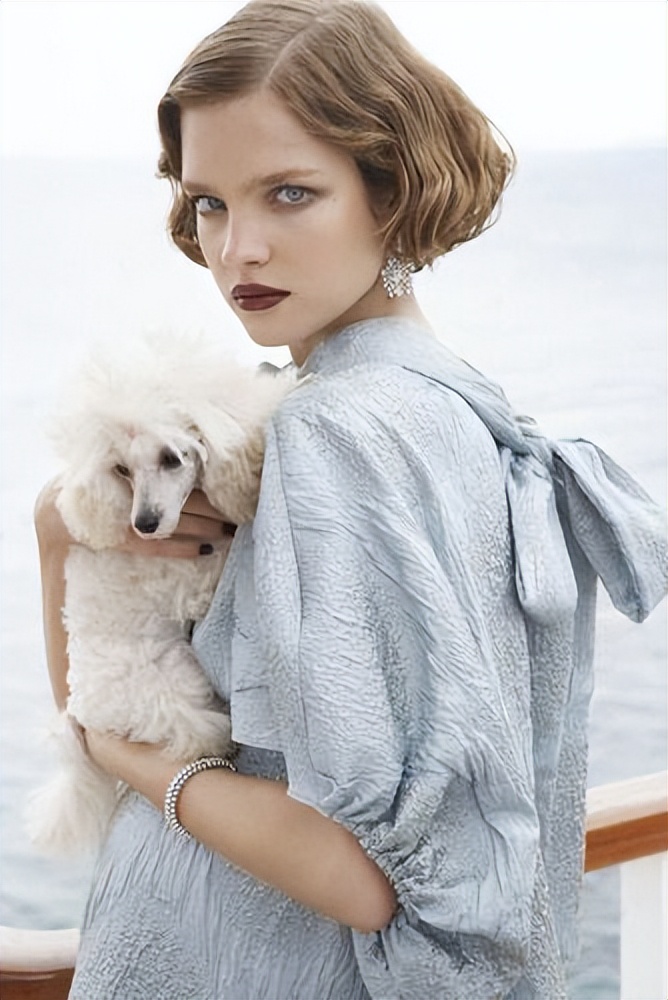 天降壕姐！LV太子妃通过测DNA找到失散多年亲妹，带她巴黎豪华游