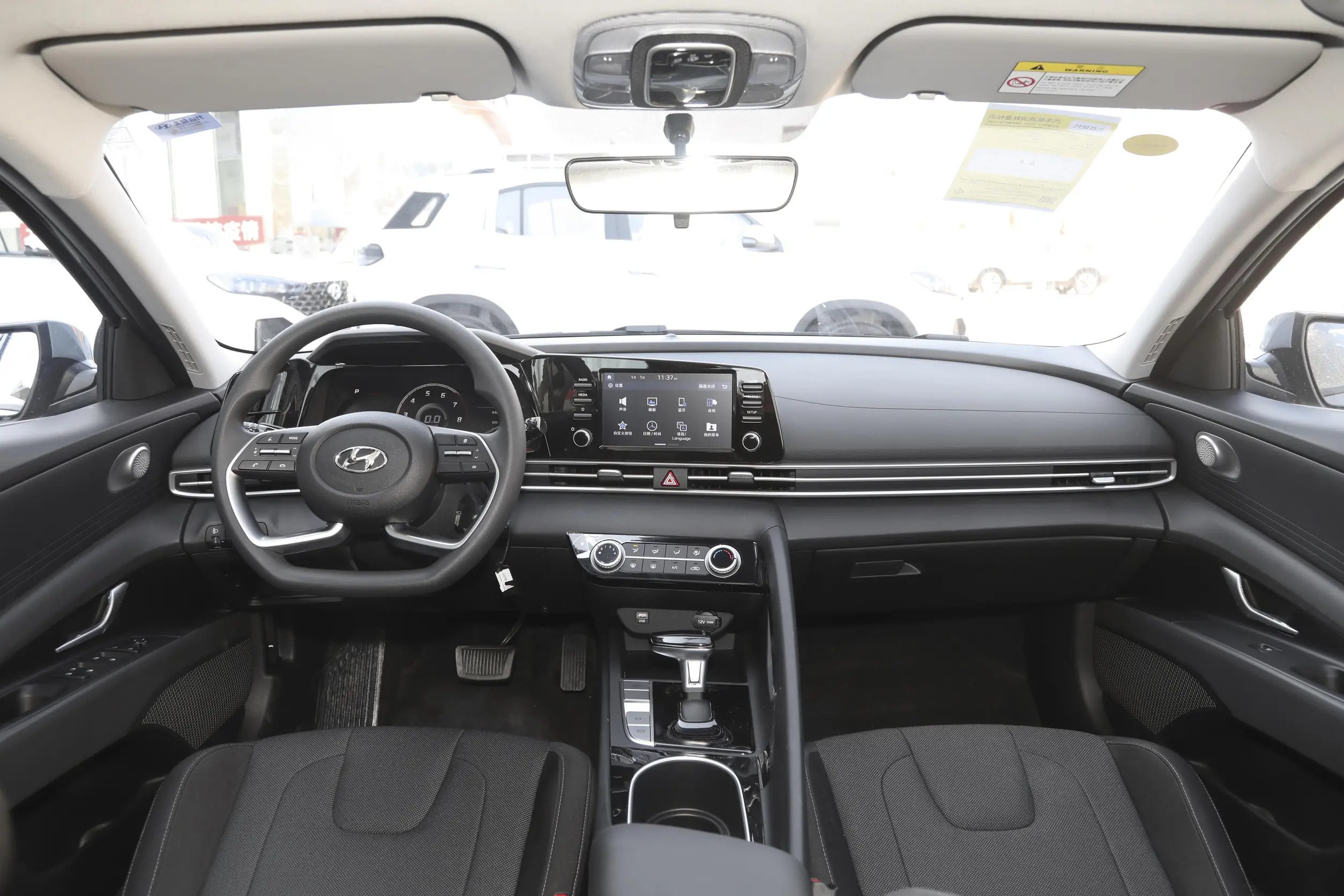 十万预算这三款家轿最多人买,宽敞省油还运动10-15万家轿大推荐