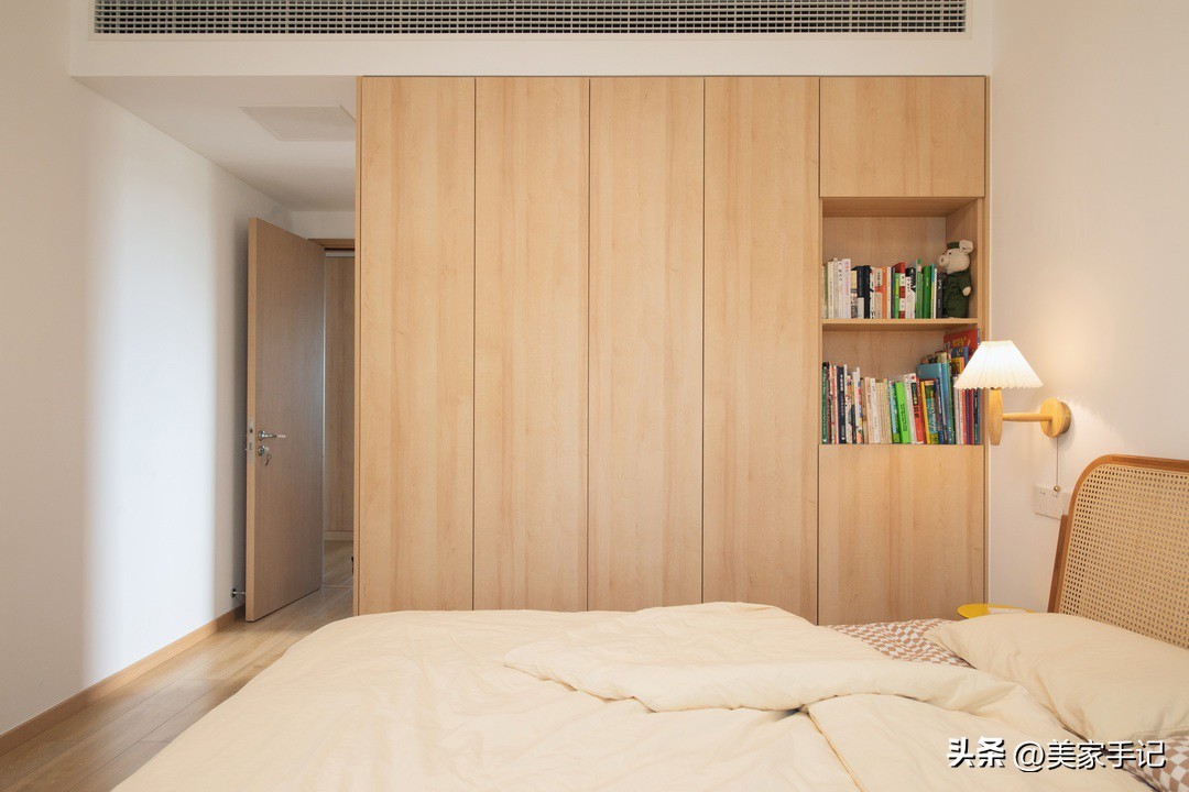 山东夫妻家中的高级场面：坚持不买沙发、茶几，入住反而实用顺心