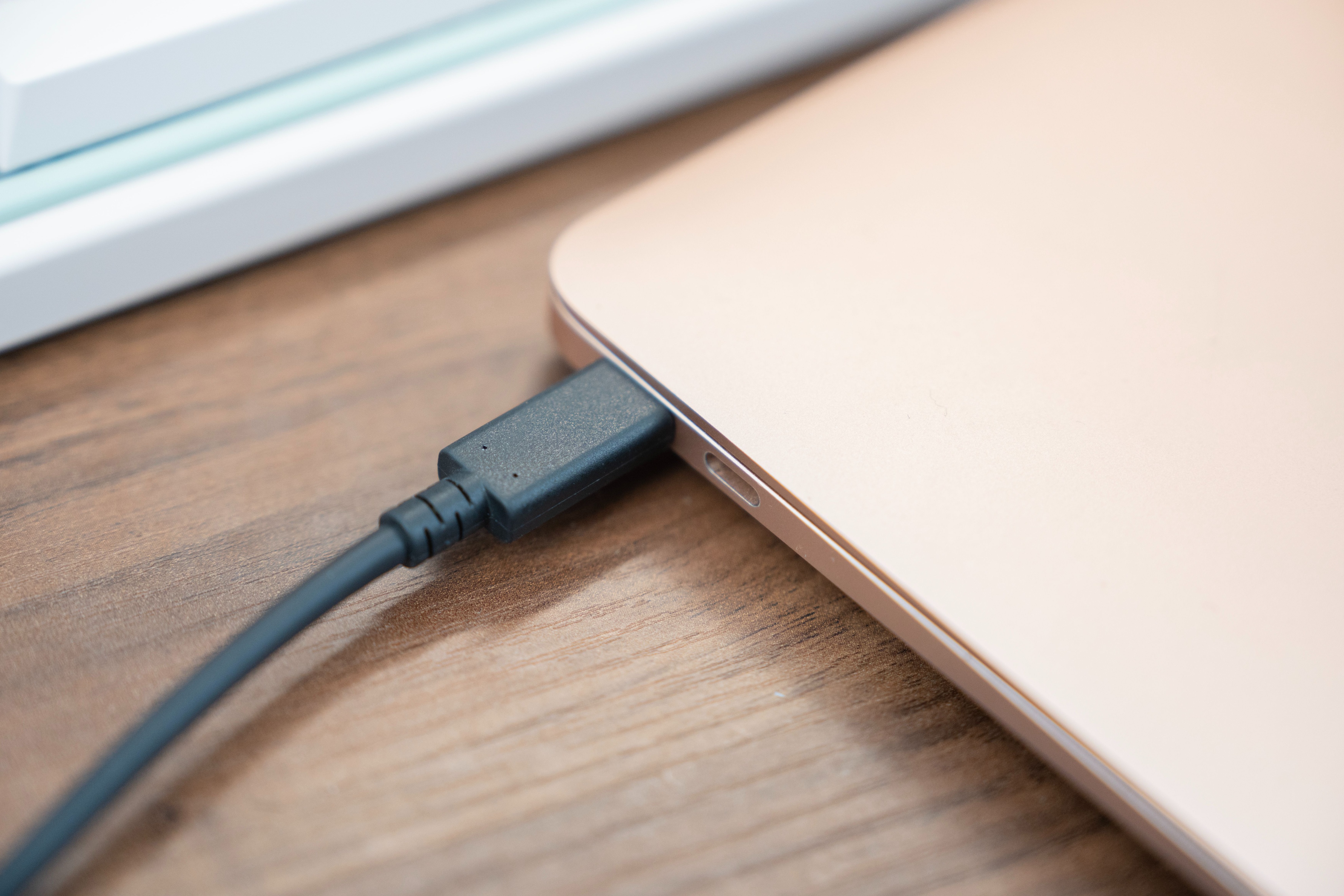 mac电脑怎么两个页面同时在屏幕上,mac建立多个窗口快速切屏