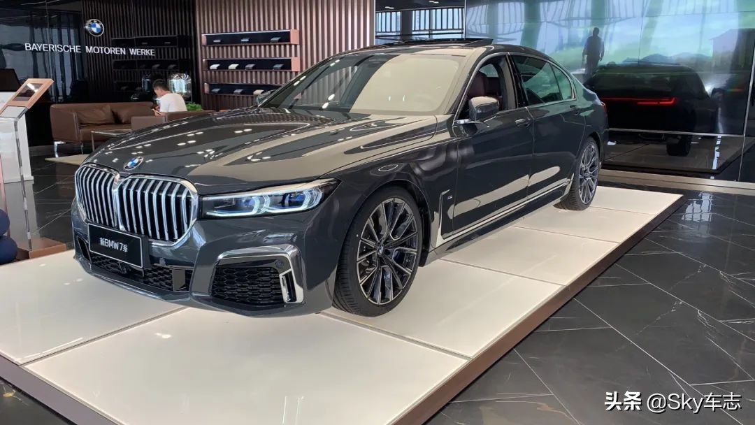 宝马布鲁克林灰内饰,布鲁克林灰汽车图片