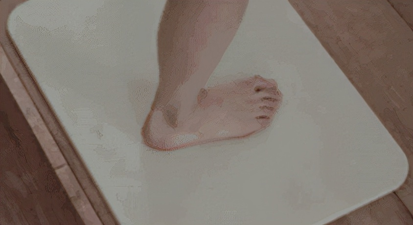 不管拖鞋多脏，教你“土方法”，拖鞋立马变干净