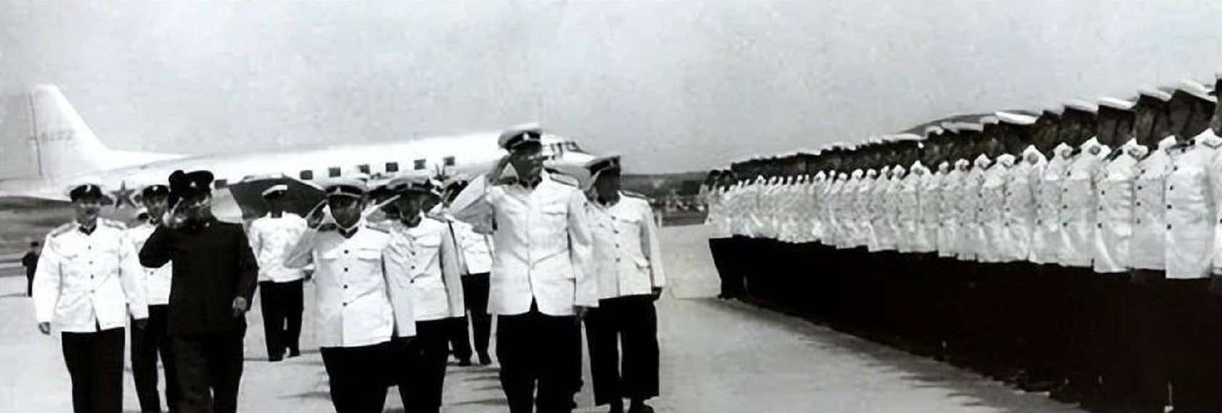 87年肖劲光看电视时大发雷霆，质问*华清刘**：谁说中国不准备建航母