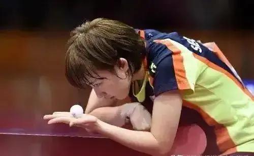 乒乓发球侧旋又快又转怎么接,乒乓发球如何让球飘起来