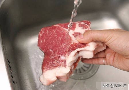 腌腊肉放多少盐最好,腌腊肉放盐比例