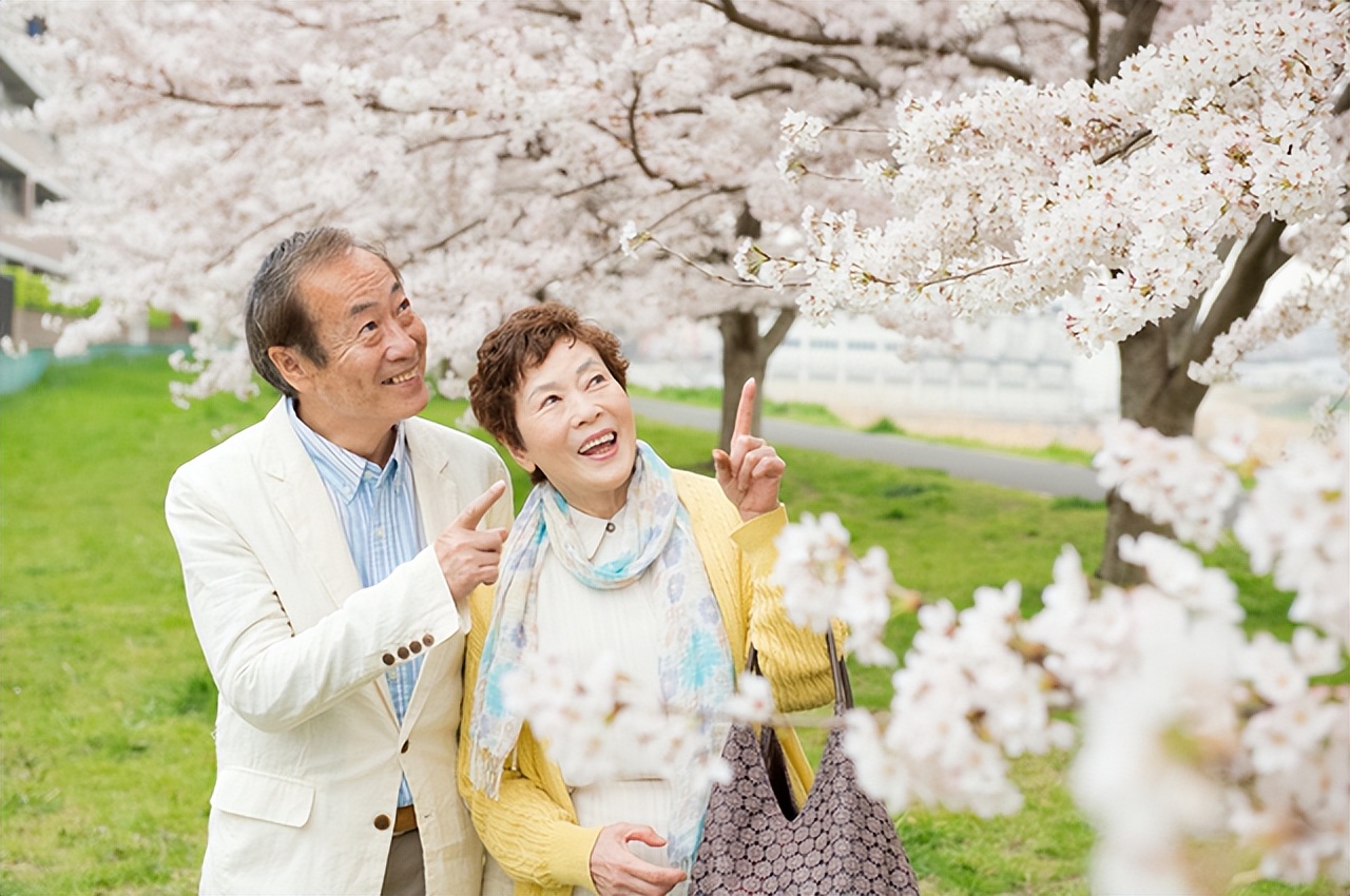 日本老人养老护理,日本的老年人护理费是多少